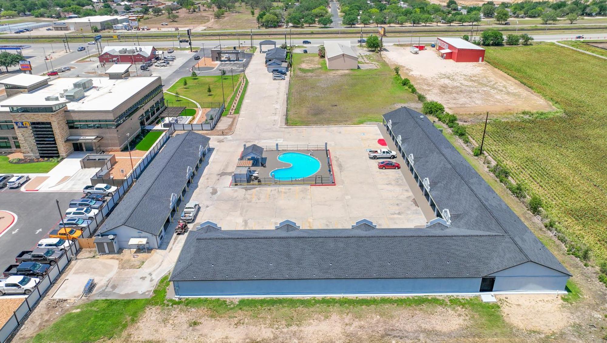 Executive Inn Hondo Exterior photo