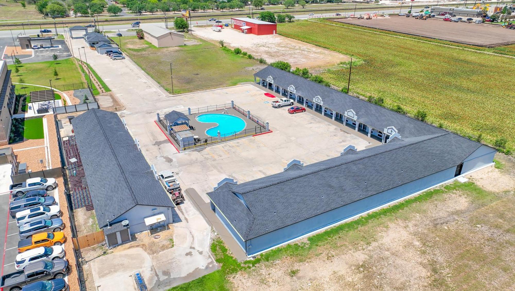 Executive Inn Hondo Exterior photo